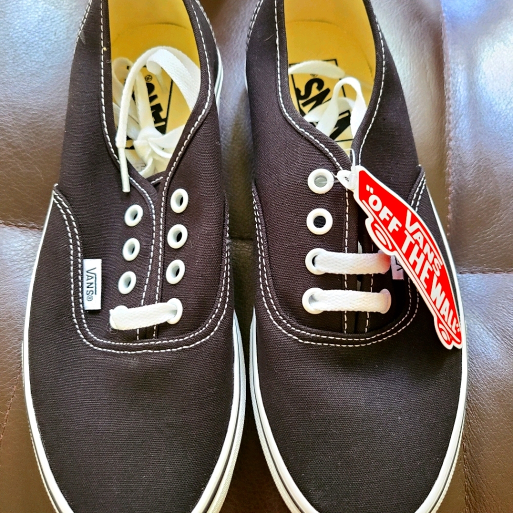 New Women's vans authentic size 7